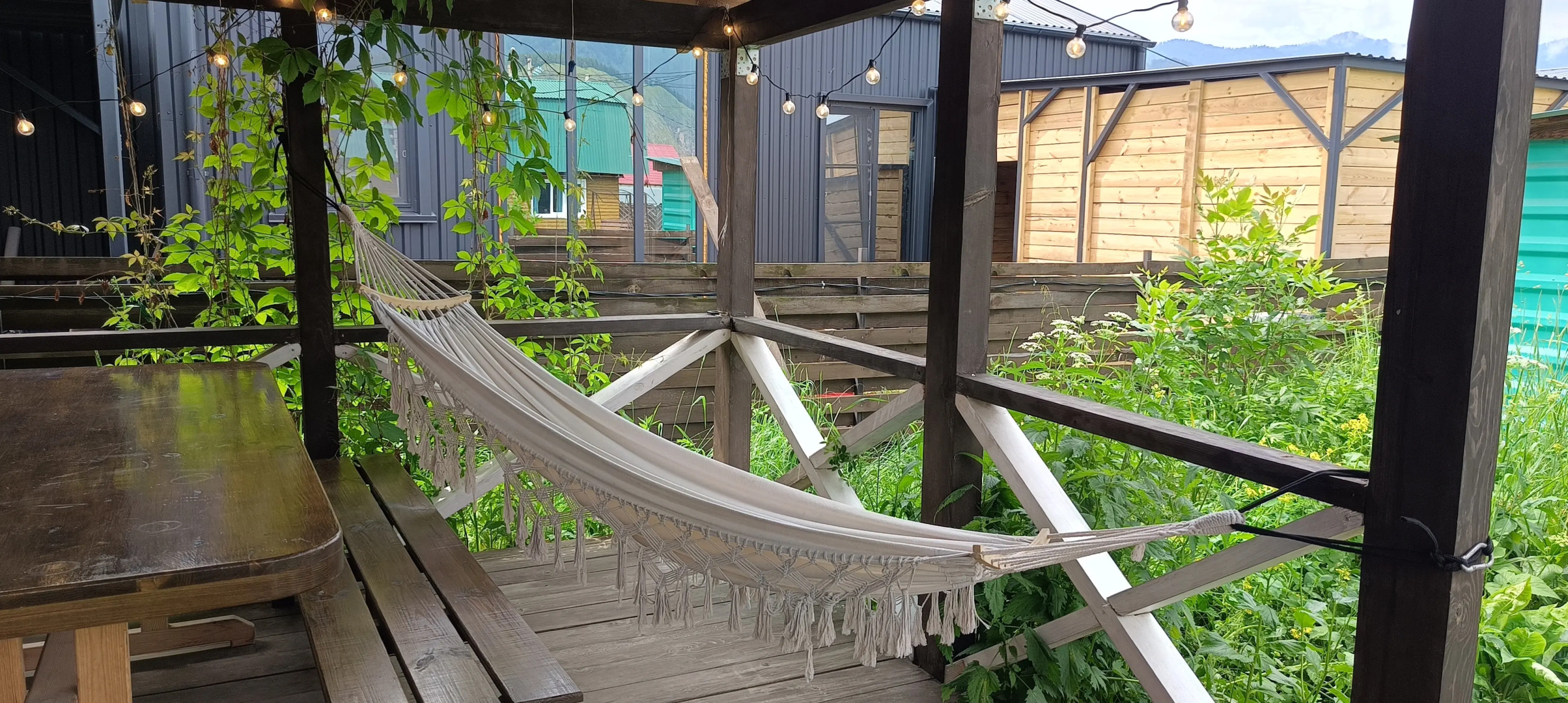 Частный дом дом среди гор