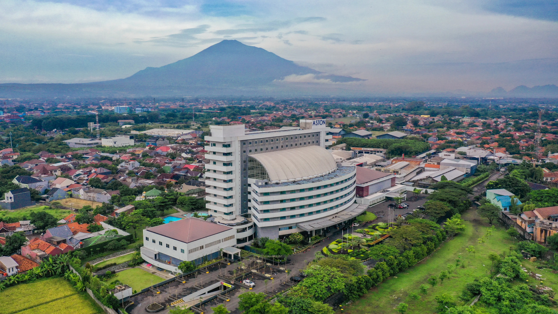 Отель Aston Cirebon Hotel & Convention Center