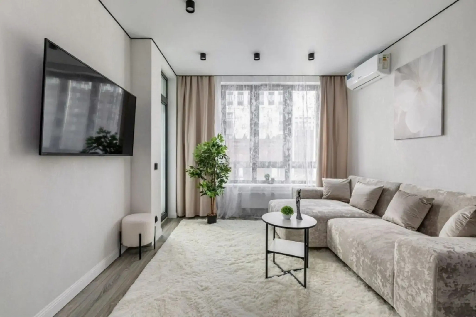 Квартира Стильная 2-к в ЖК Бизнес-класса "SavinHouse" в 5 минутах от Аквапарка Ривьера