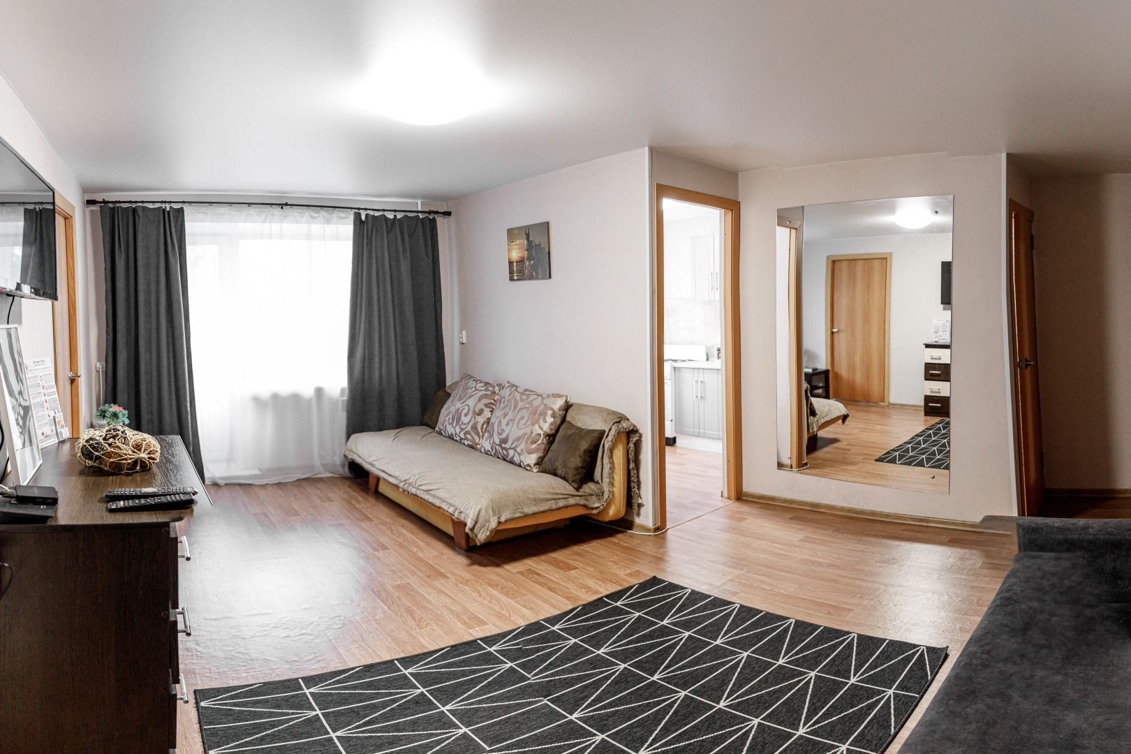 Апартаменты Двухкомнатные в центре города на Красноармейская 124