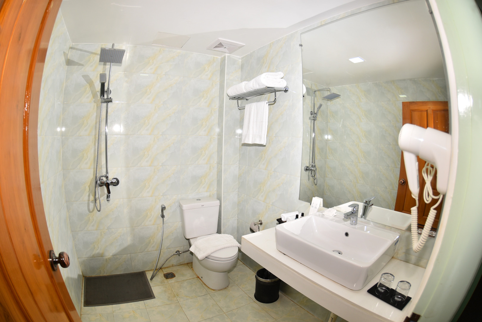 Отель Thuzar Pyin Oo Lwin