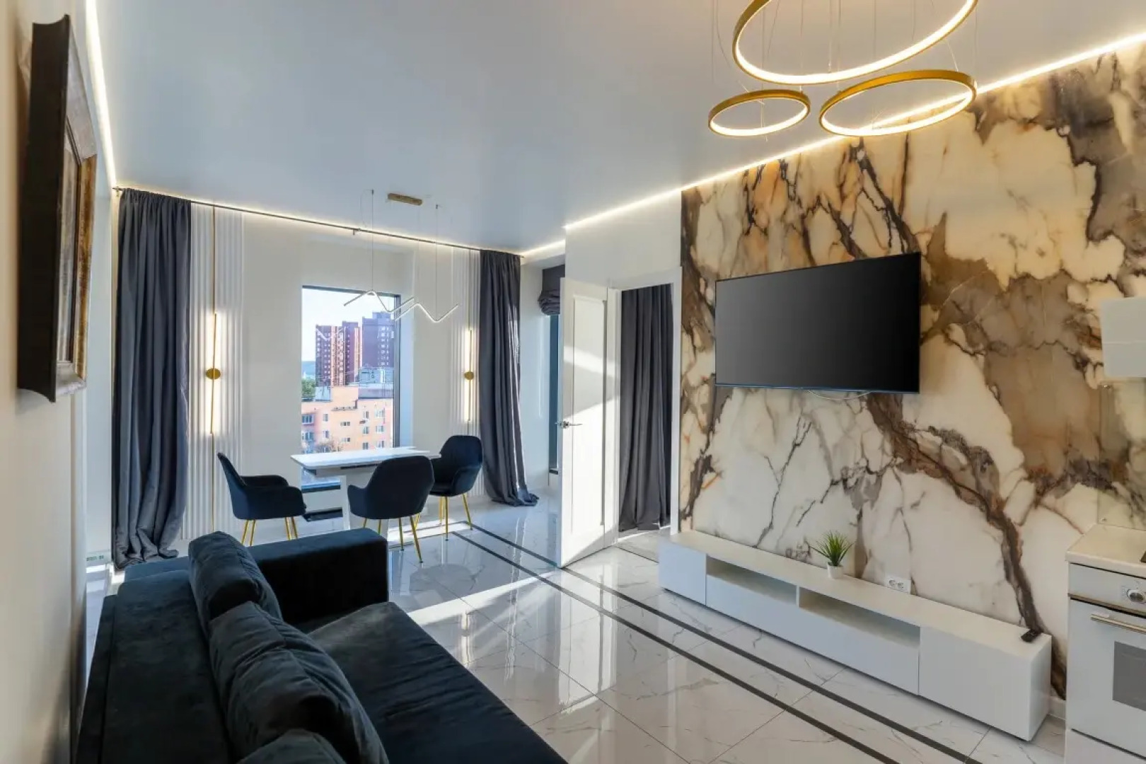 Апартаменты Азимут VIP 1