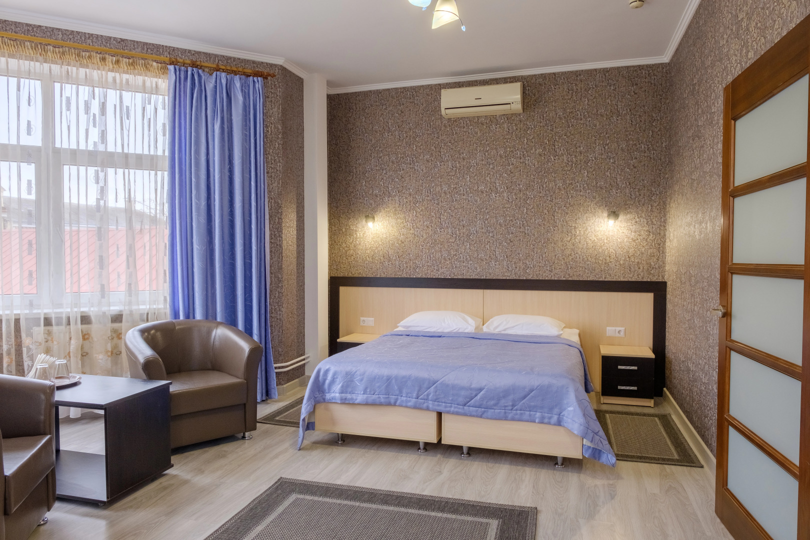 Отель Славия