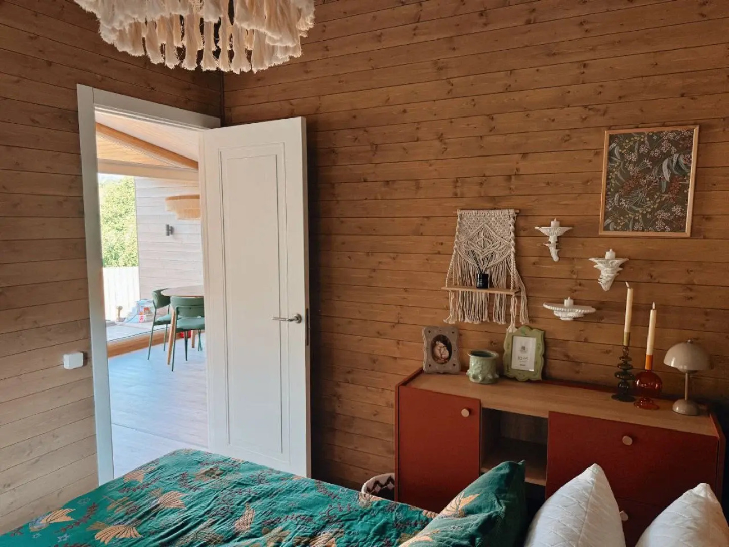 Частный дом Тишина в горах с горячей купелью на берегу живописной реки