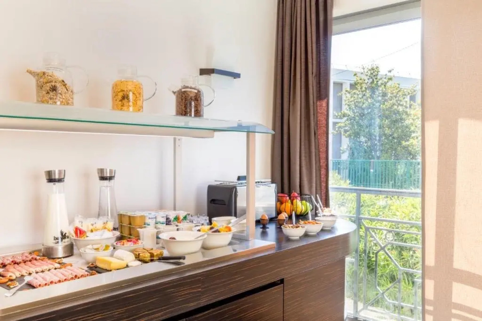 Отель Best Western Journel Antibes