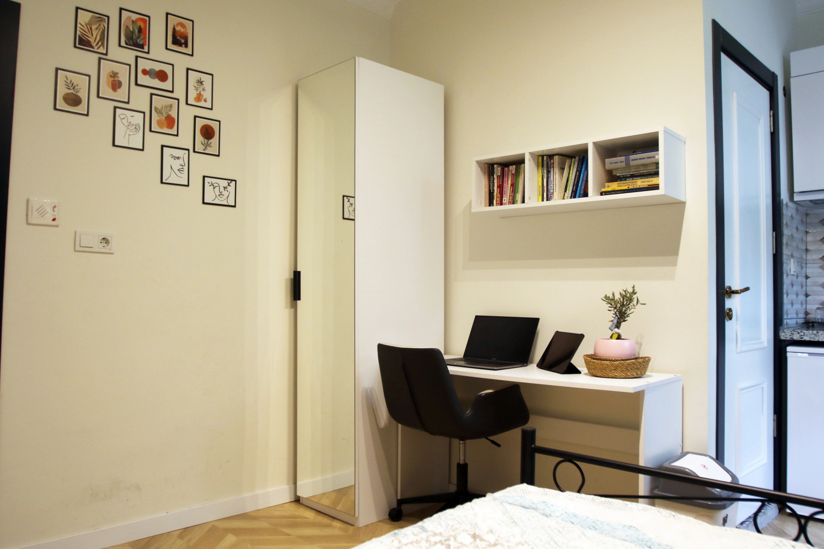 Апартаменты 2BR+2Bath entire apt with Balcony at central location