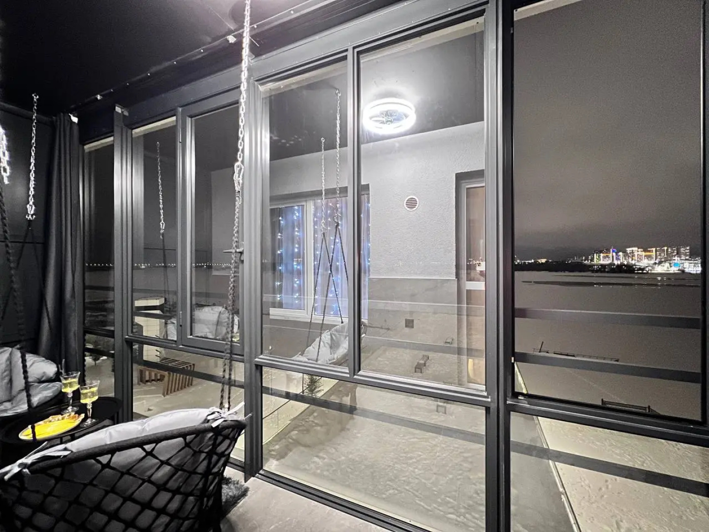 Апартаменты УHИKAЛЬНAЯ СTУДИЯ С МИНИ-БАСCЕЙHОМ НA ДВOИХ!