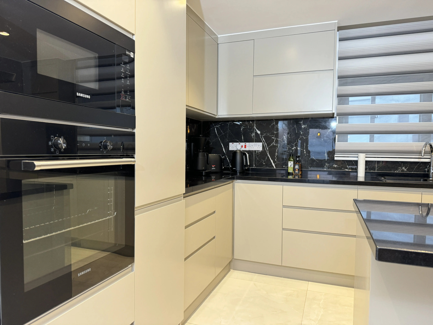 Вилла Роскошная вилла на берегу Средиземного моря