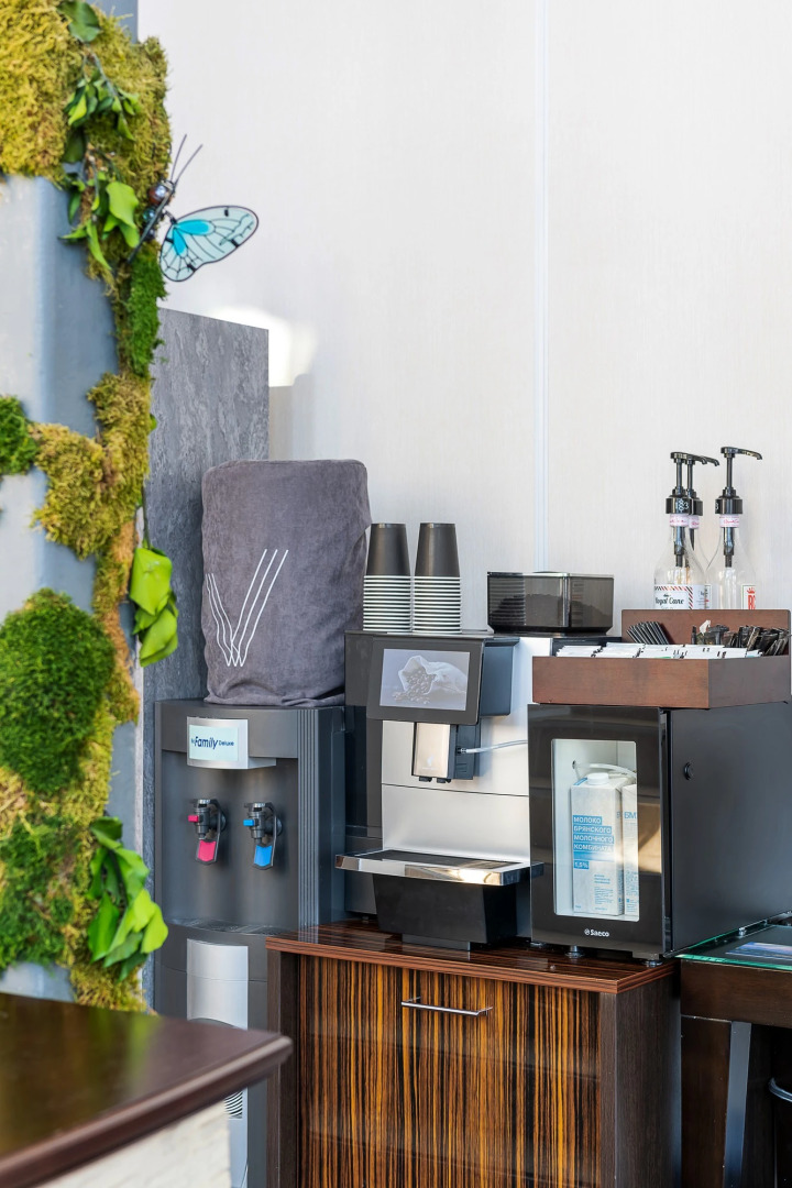 Отель V Hotel&Rooftop Lounge