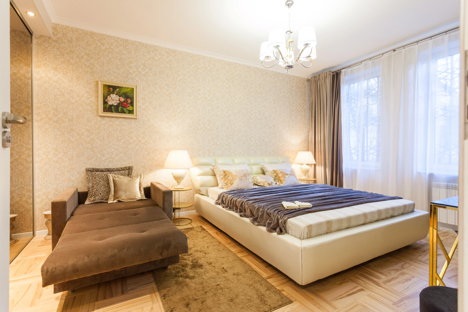 Апартаменты двухкомнатные экстра-люкс в центре