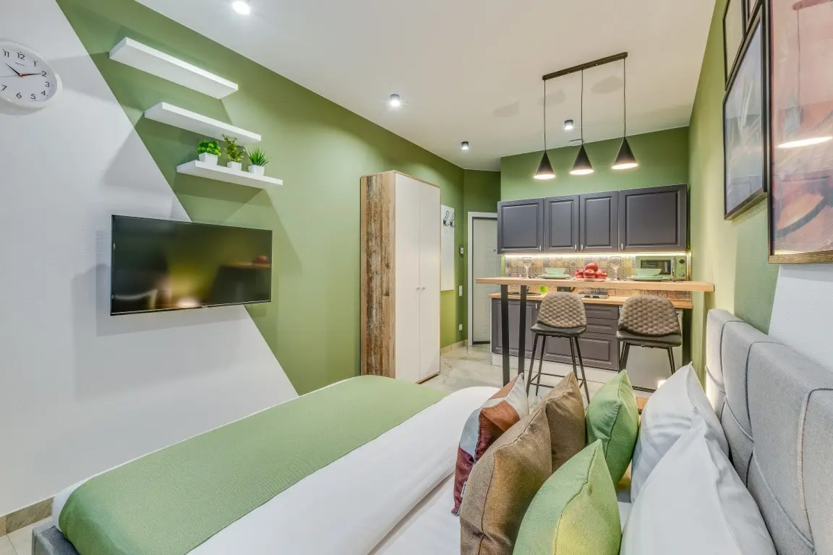 Апартаменты Студия Арт-Апарты у Экспофорума 3