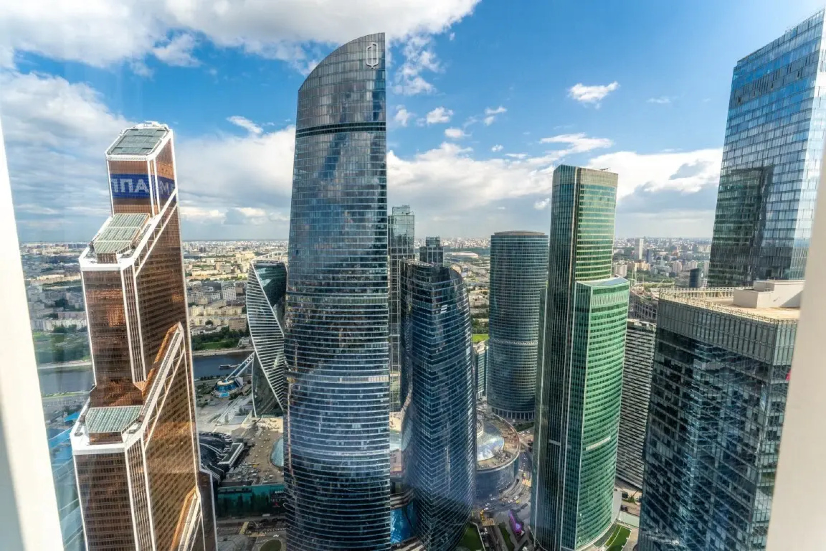 Апартамент на 63 этаже с видом на башни