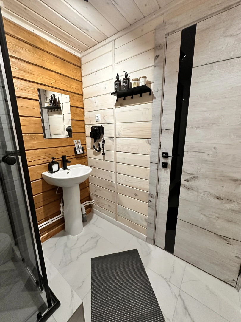 Гостевой дом из бруса, с бассейном и мангалом