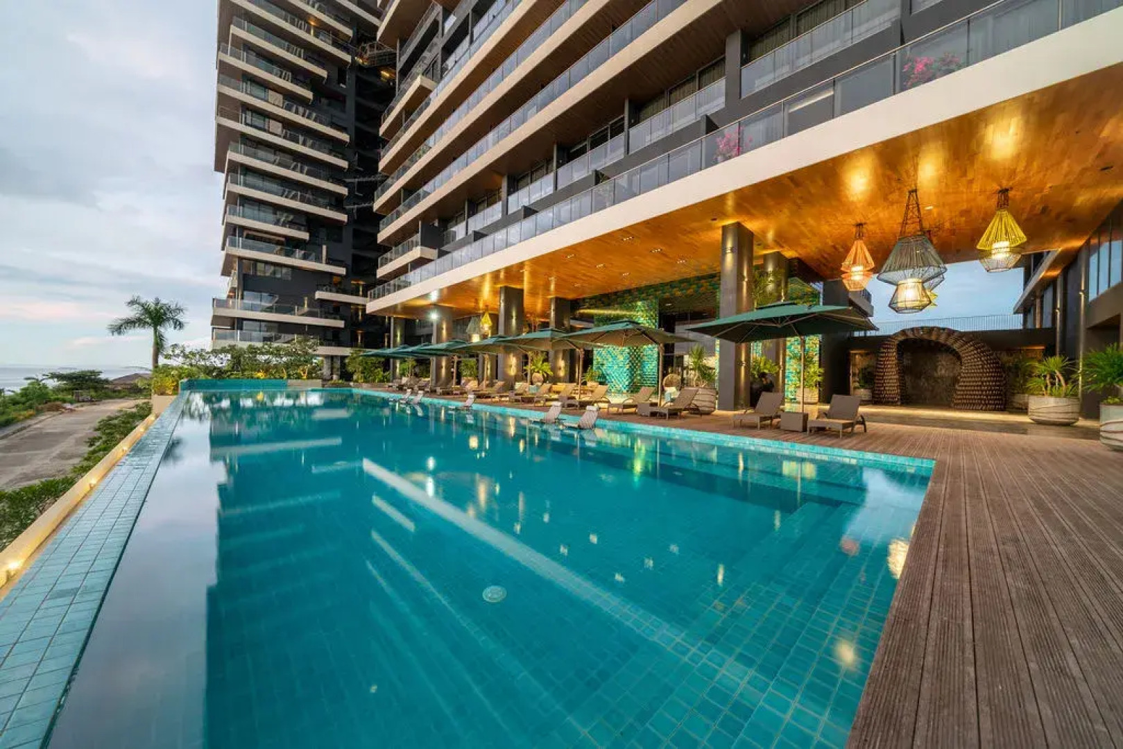 Курортный отель The Reef Island Resort Mactan Cebu