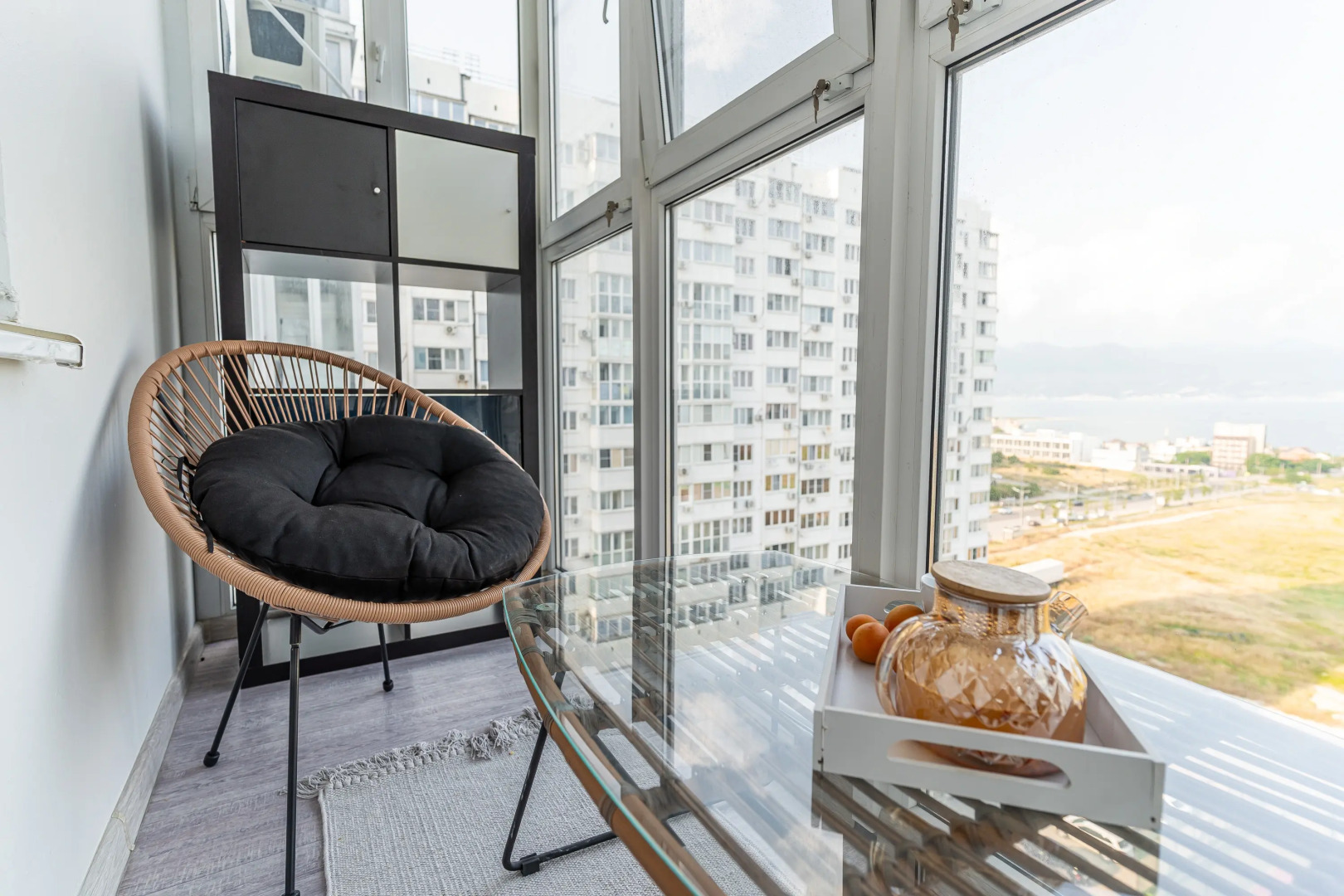 Апартаменты с потрясающим видом на море и двор в Южном районе Новороссийска от LetoApart