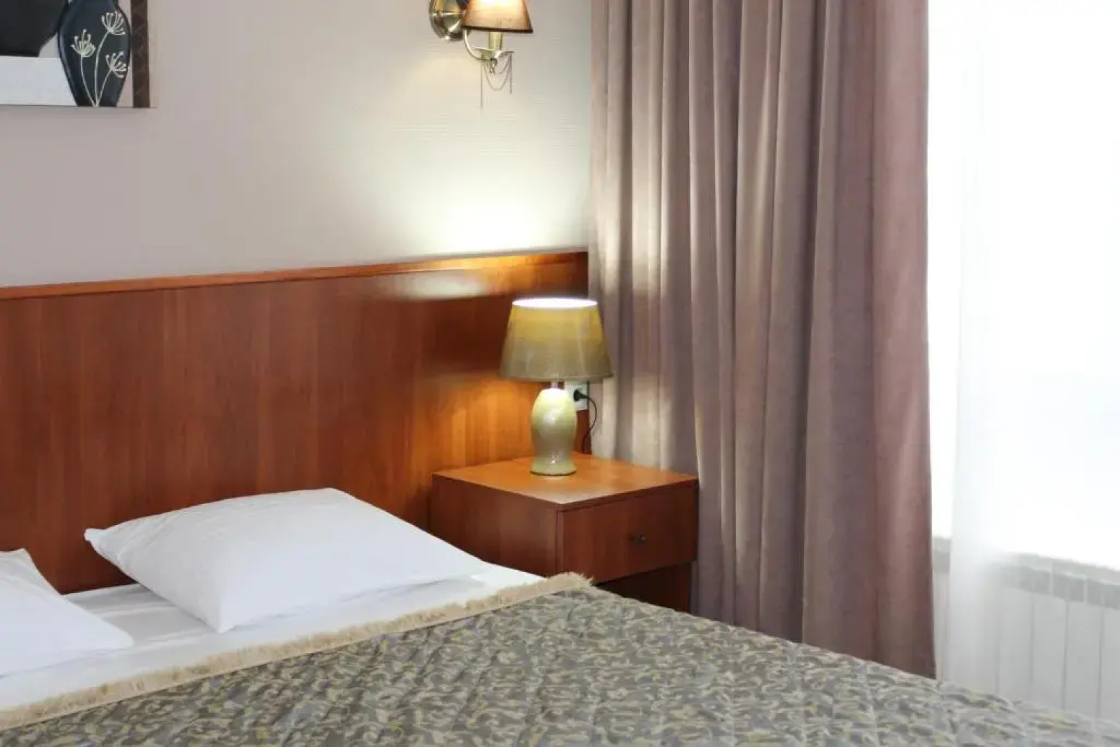 Отель Continent