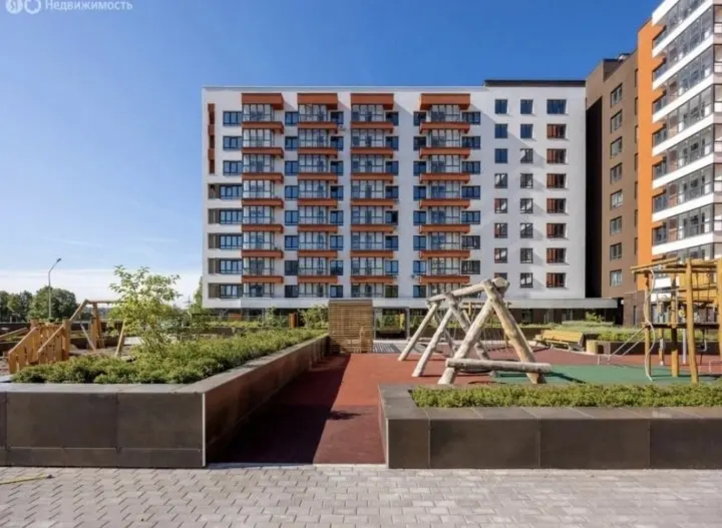 Апартаменты в центре города на улице Б Панина с парковкой Сова-Дом