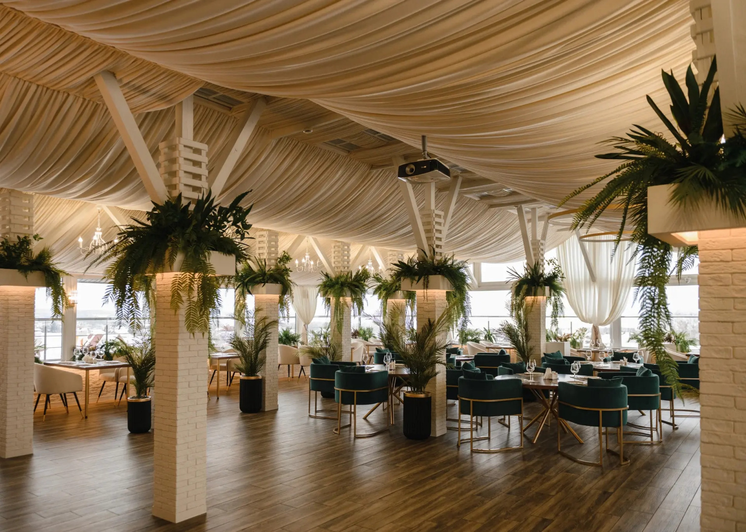 Отель Виктория Плаза