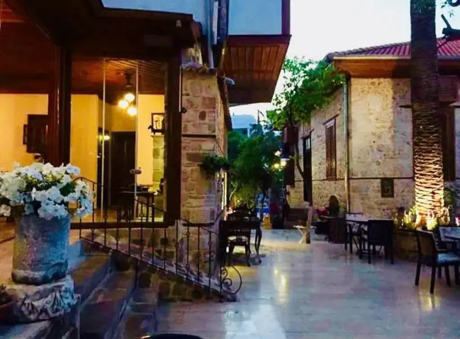 Отель White Garden