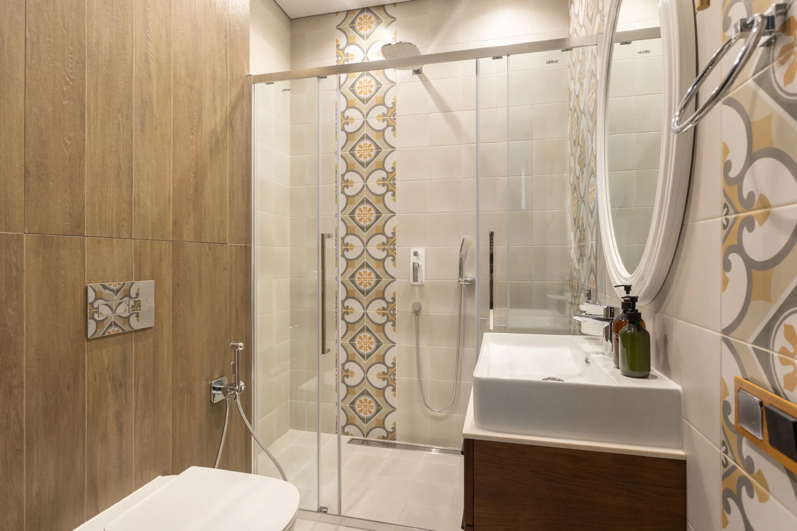 Отель Leon Estate