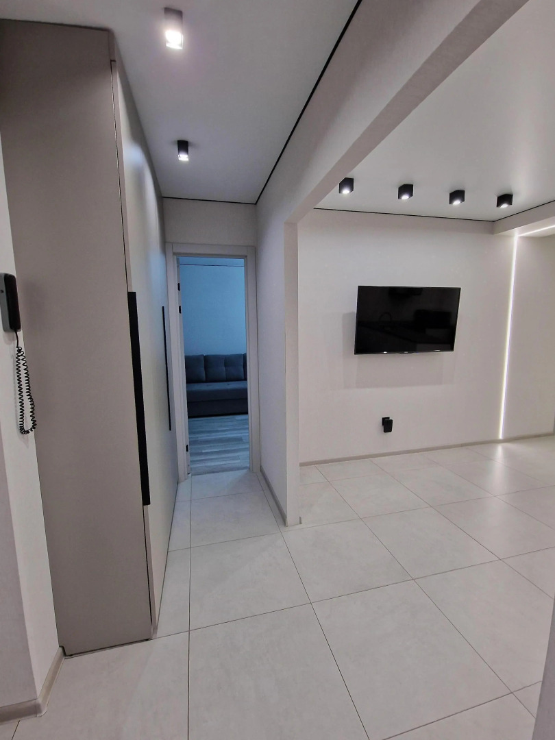 Апартаменты в Центре с Гостинной и 2 Спальнями