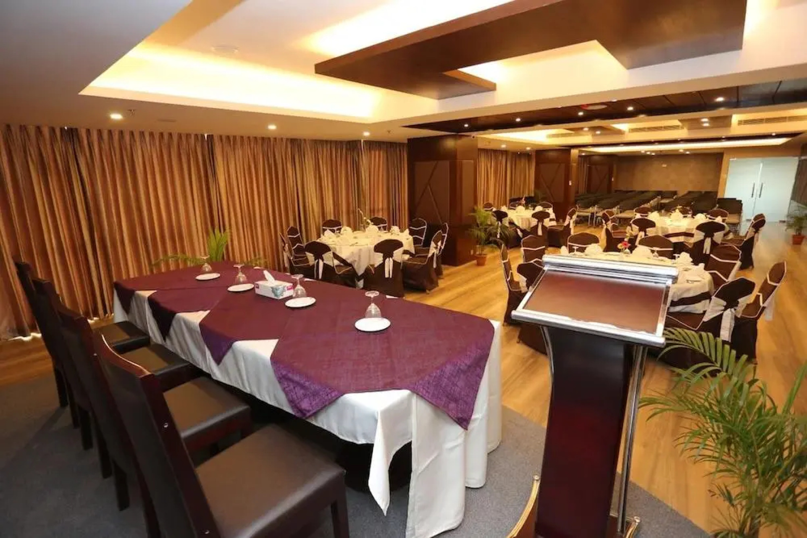 Отель Zabeer Hotel International