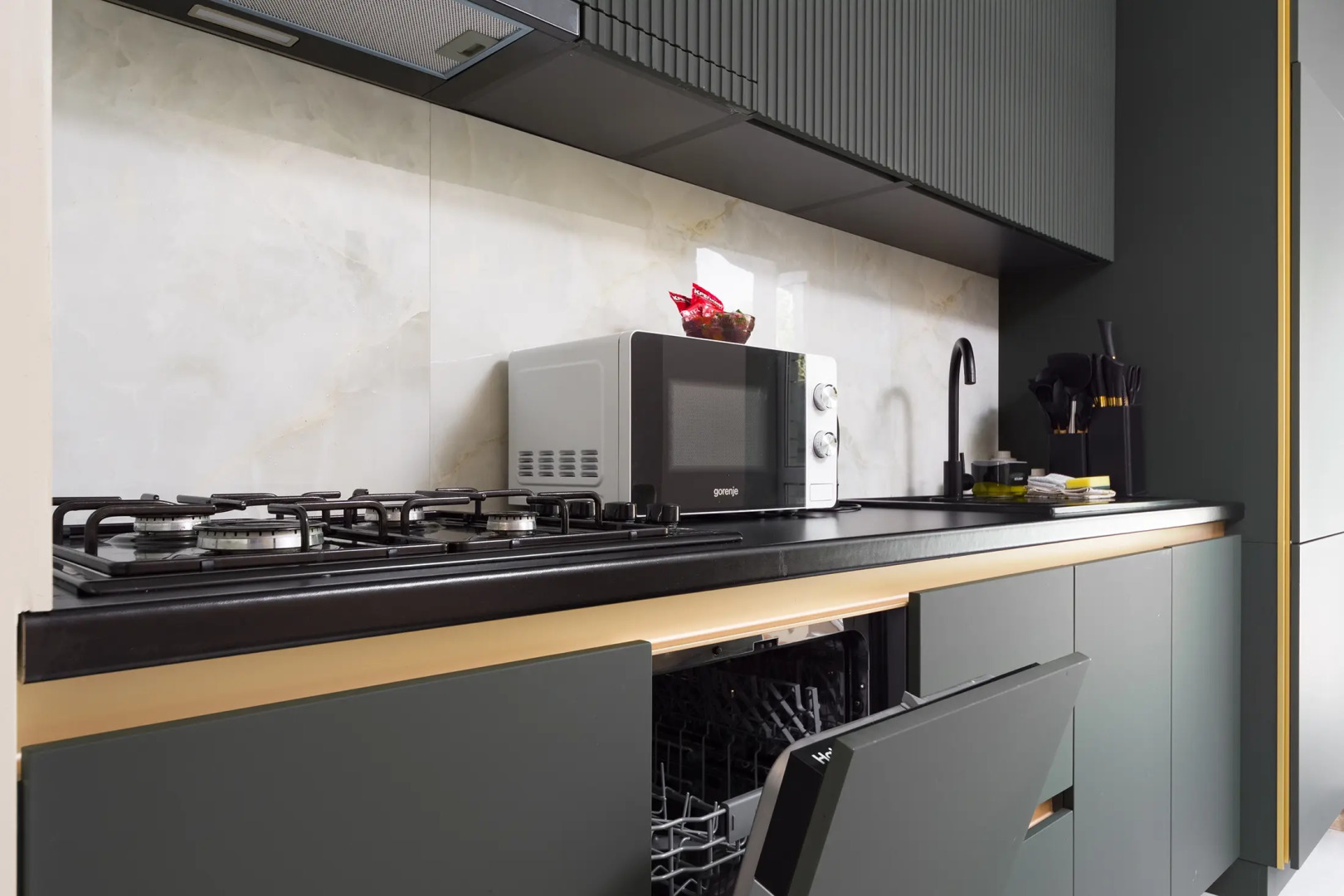 Частный Дом ШикаЛад Кмв с Зоной Отдыха на Улице