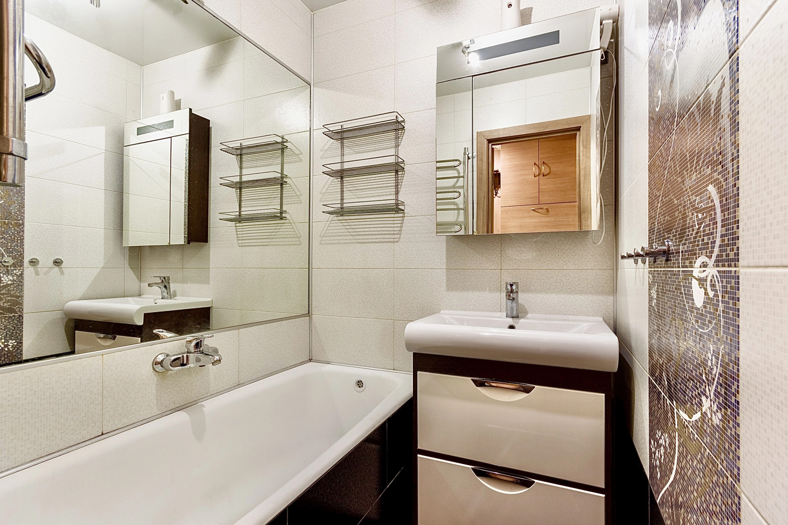 Апартаменты 1896. Большая семейная квартира для компании до 8 человек