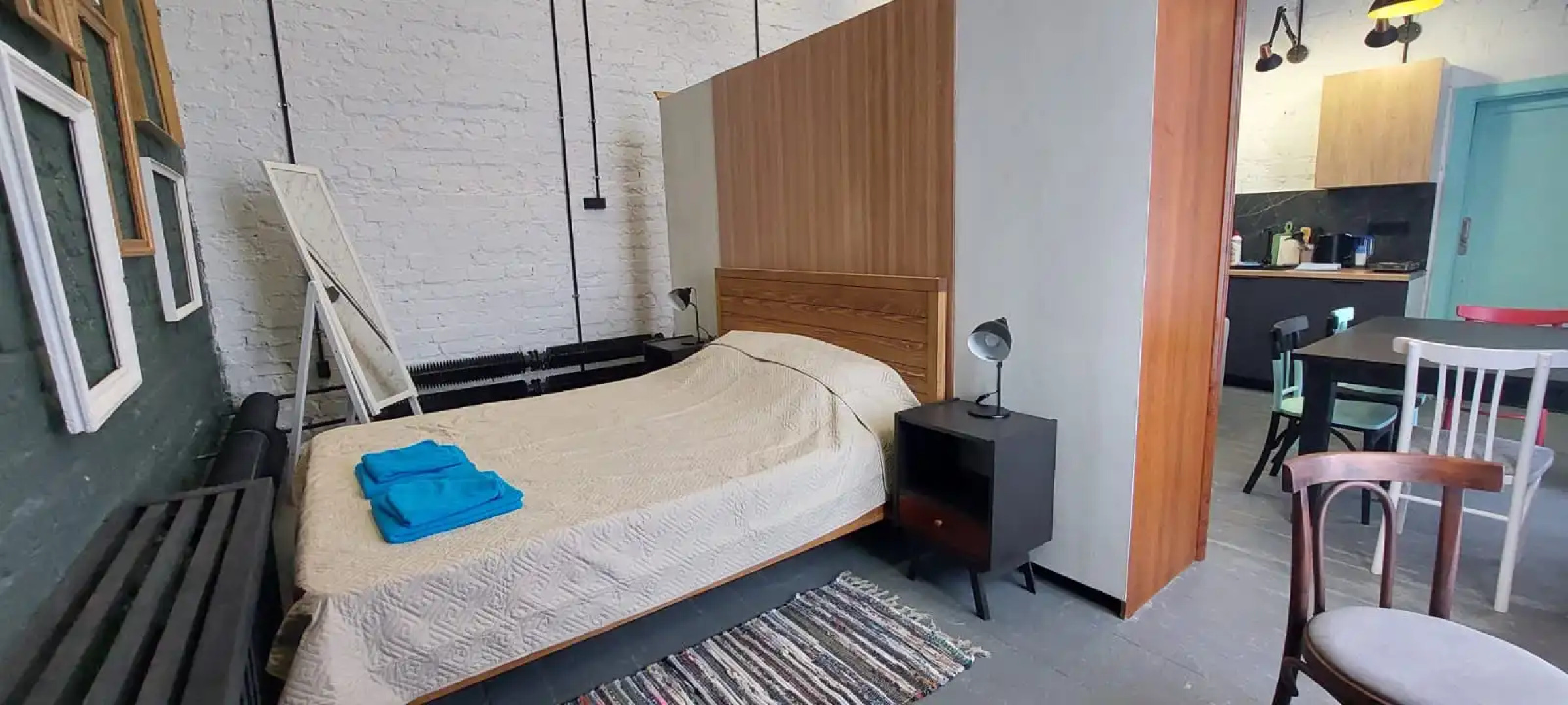 Апартаменты "У художника на Аллее Героев, 4"