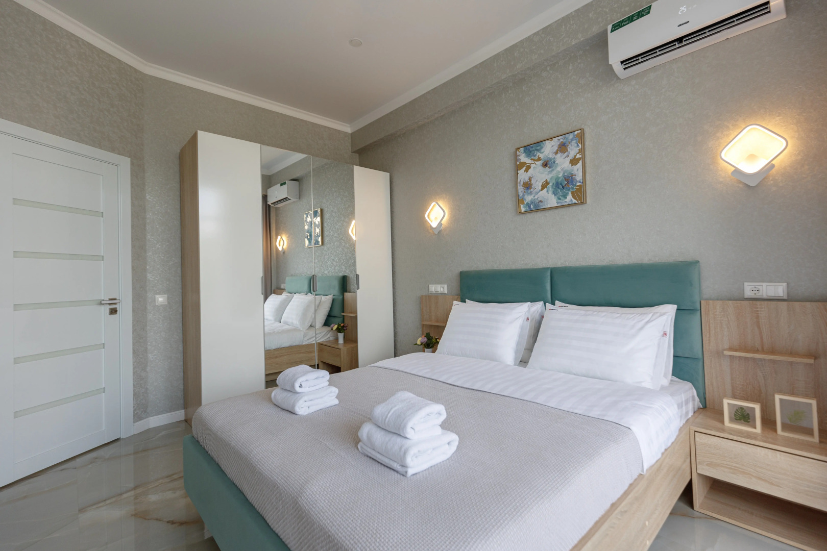 Апартаменты Red Apartments Светлана Парк Роза