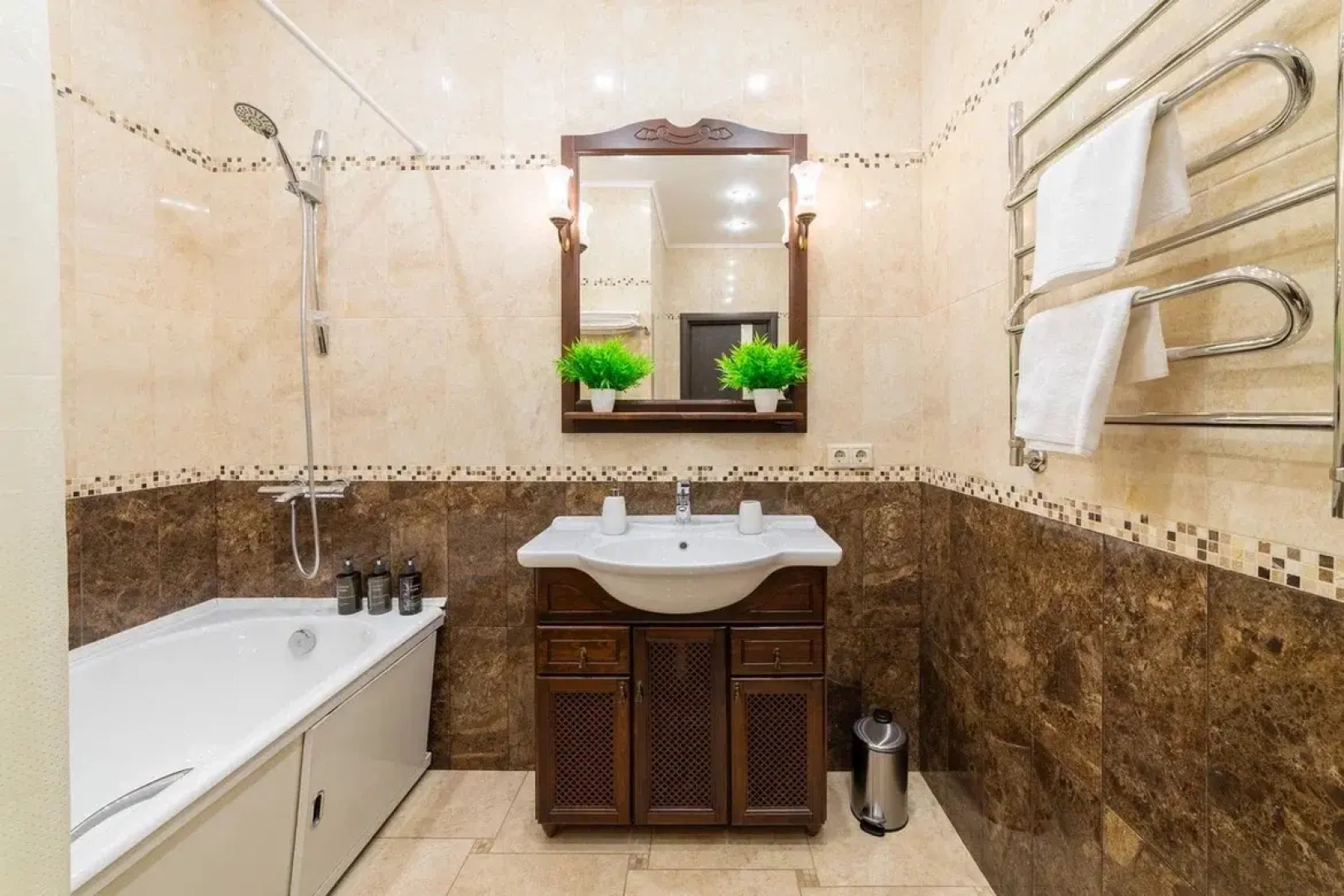 Квартира с двумя террасами и бассейном