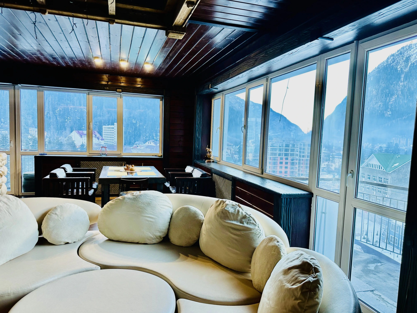 Квартира на Аланской, 25 "Пентхаус"