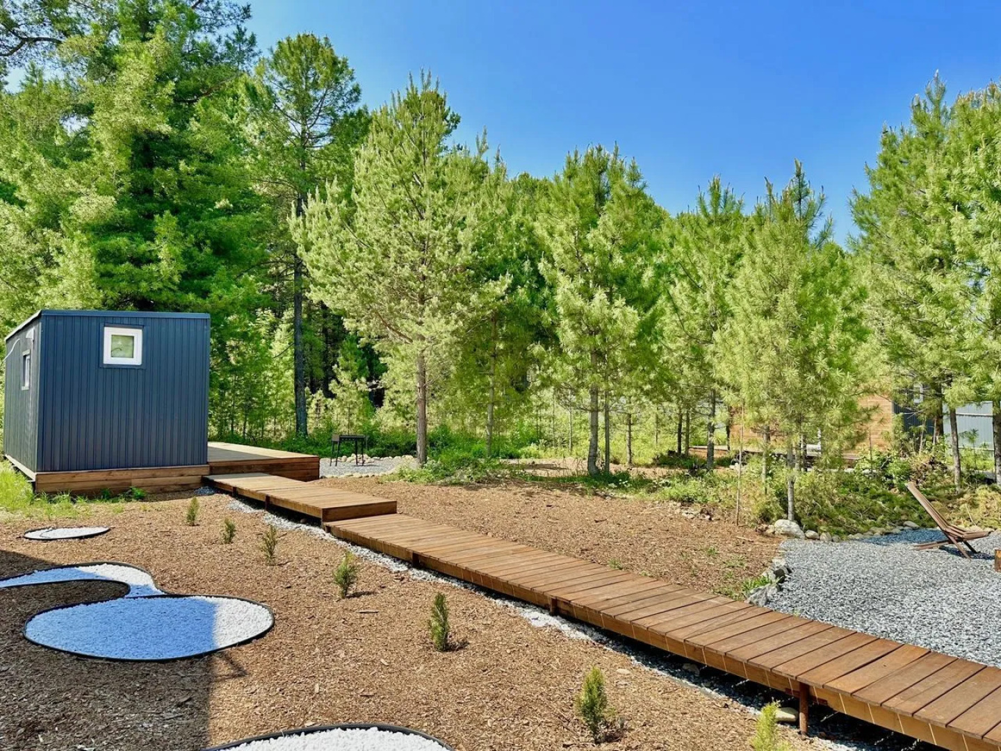 Частный Дом в Окружении Кедpового Леса со Своей Террасой и Мангальной Зоной