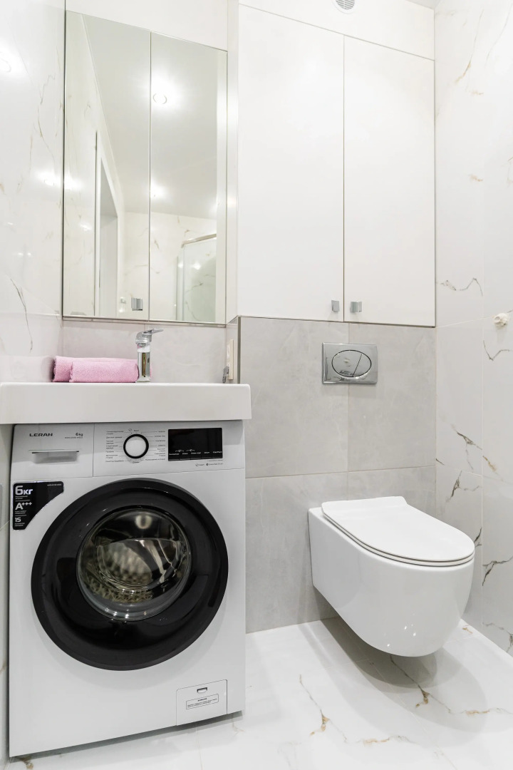 Апартаменты в Совpeмeннoм ЖK в Пяти Минутaх Ходьбы oт Мopя от LеtоApart