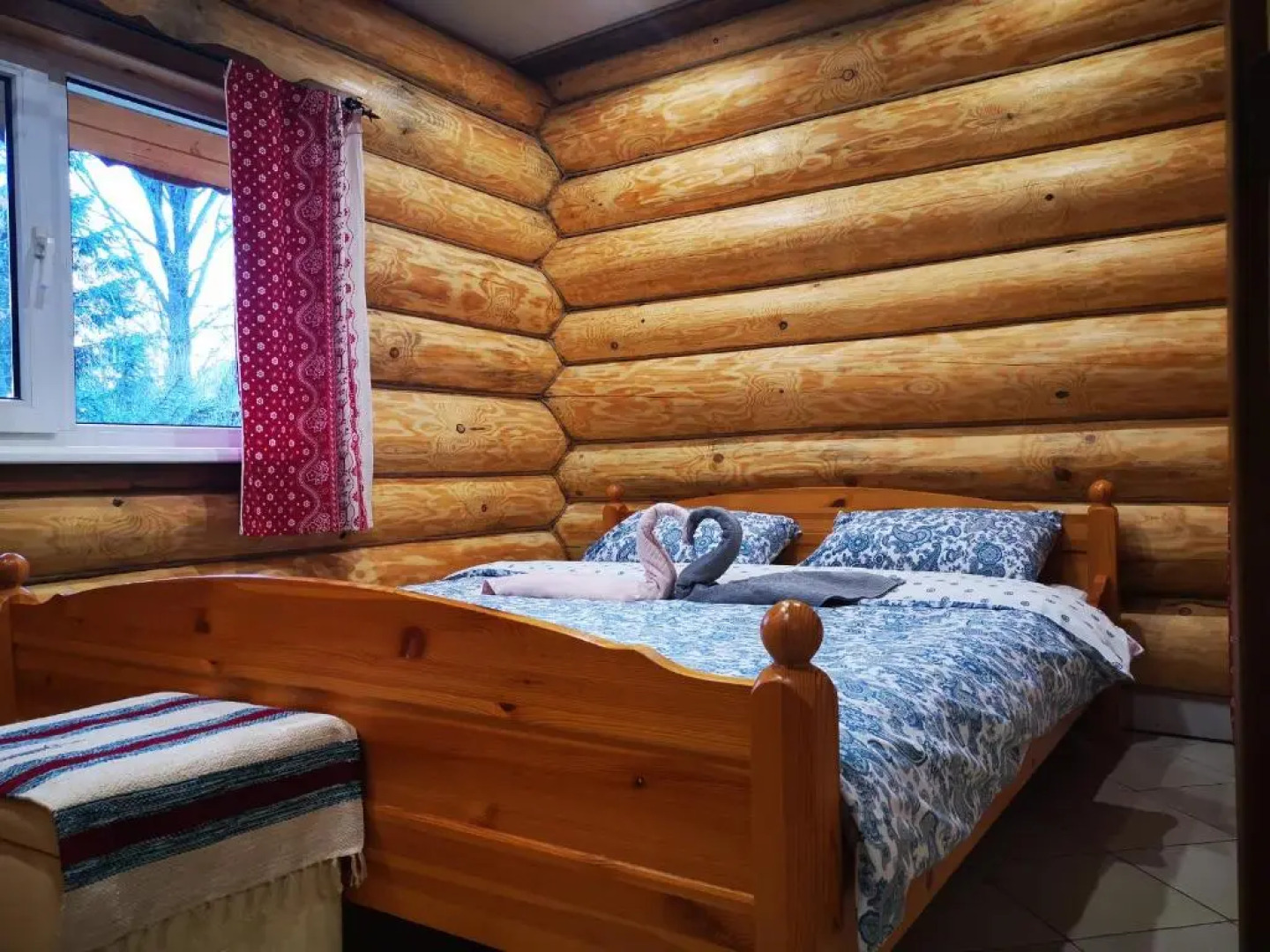 Шале  Изба Николаича