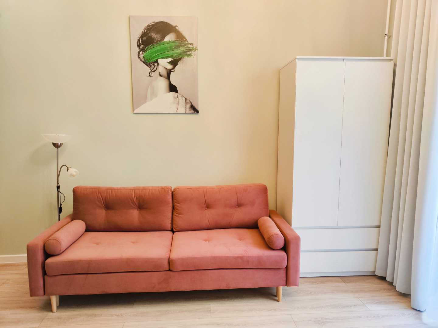 Апартаменты с балконом и камином