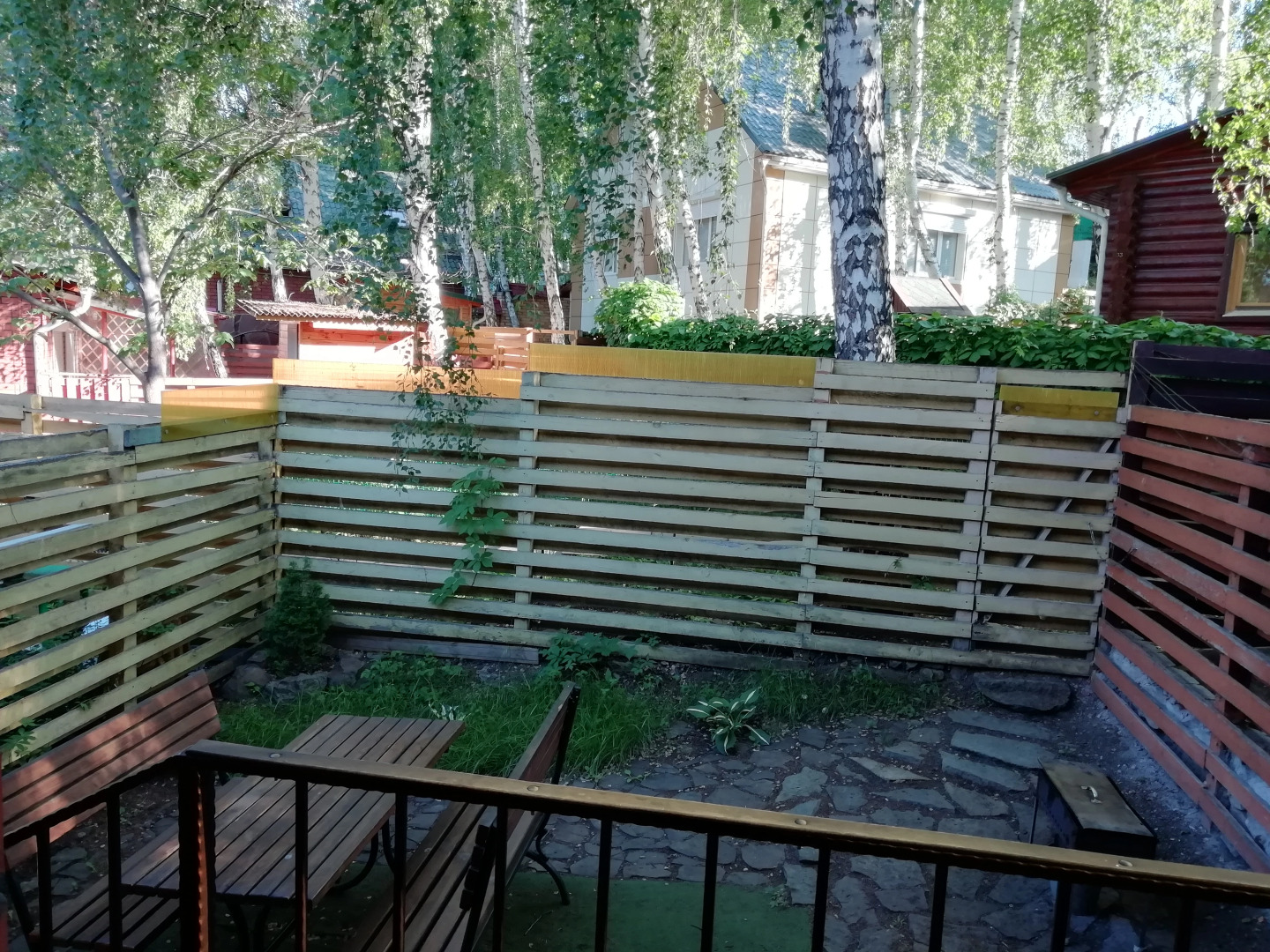 Частный дом с видом на лес