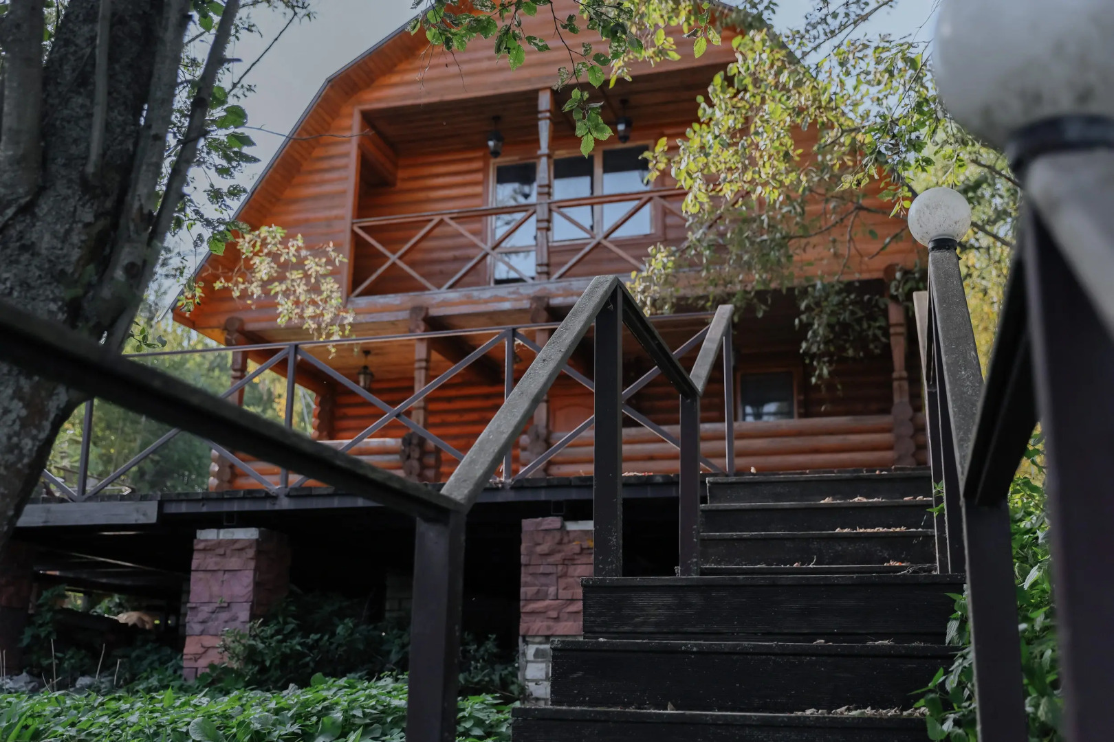 Частный Дом на Берегу "ГНЕЗДИЛО-ВО!"