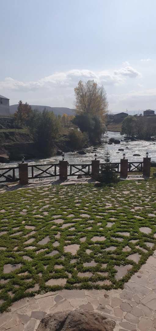 Отель Riverside Inn