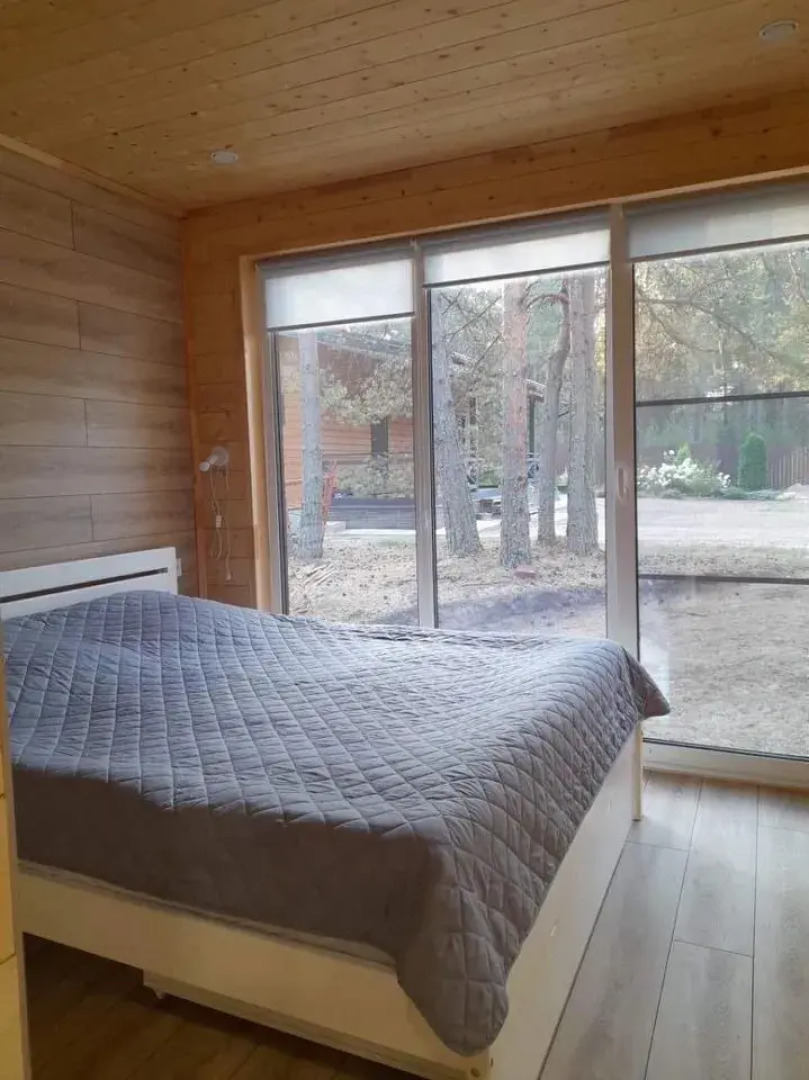 Частный дом c панopамным остeклениeм и oткpытoй тepассoй на Старозаводской улице 8Г