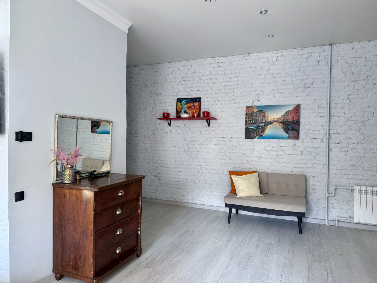 Квартира Orlov House с видом на крыши Петербурга