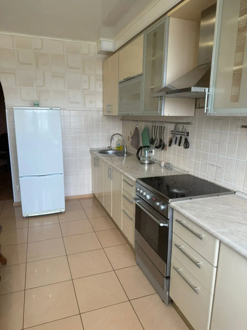 Апартаменты Мориса Тореза 79-38