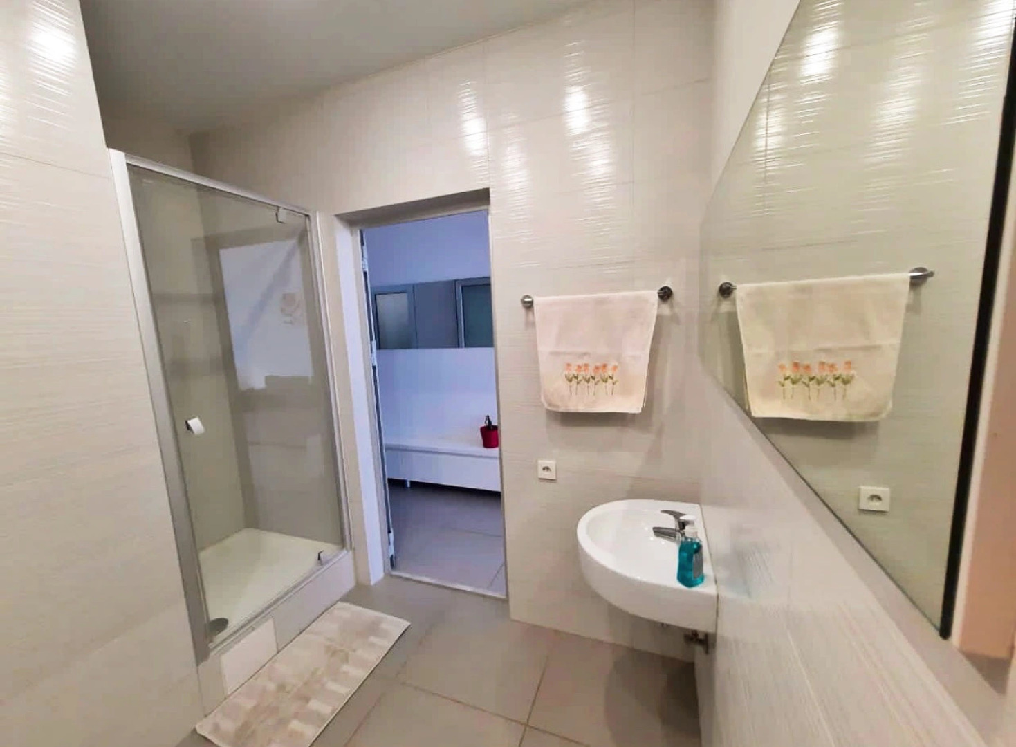 Апартаменты на Набережной Ялты с Видом на Море