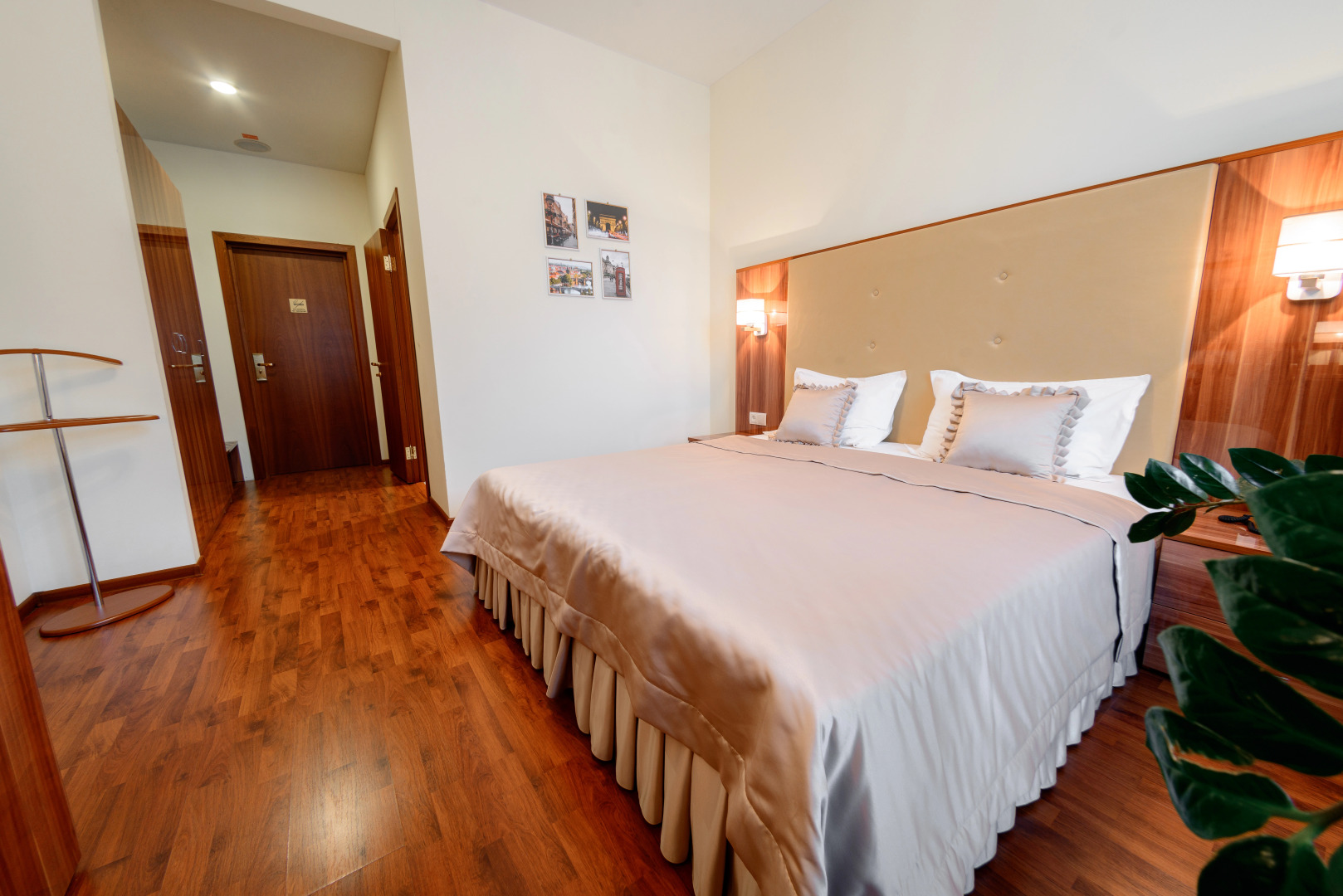 Отель Метрополис