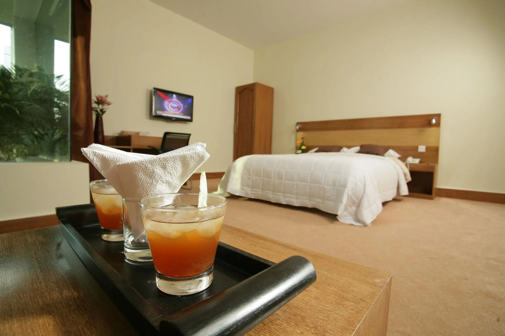 Отель Richmond Hotel & Suites