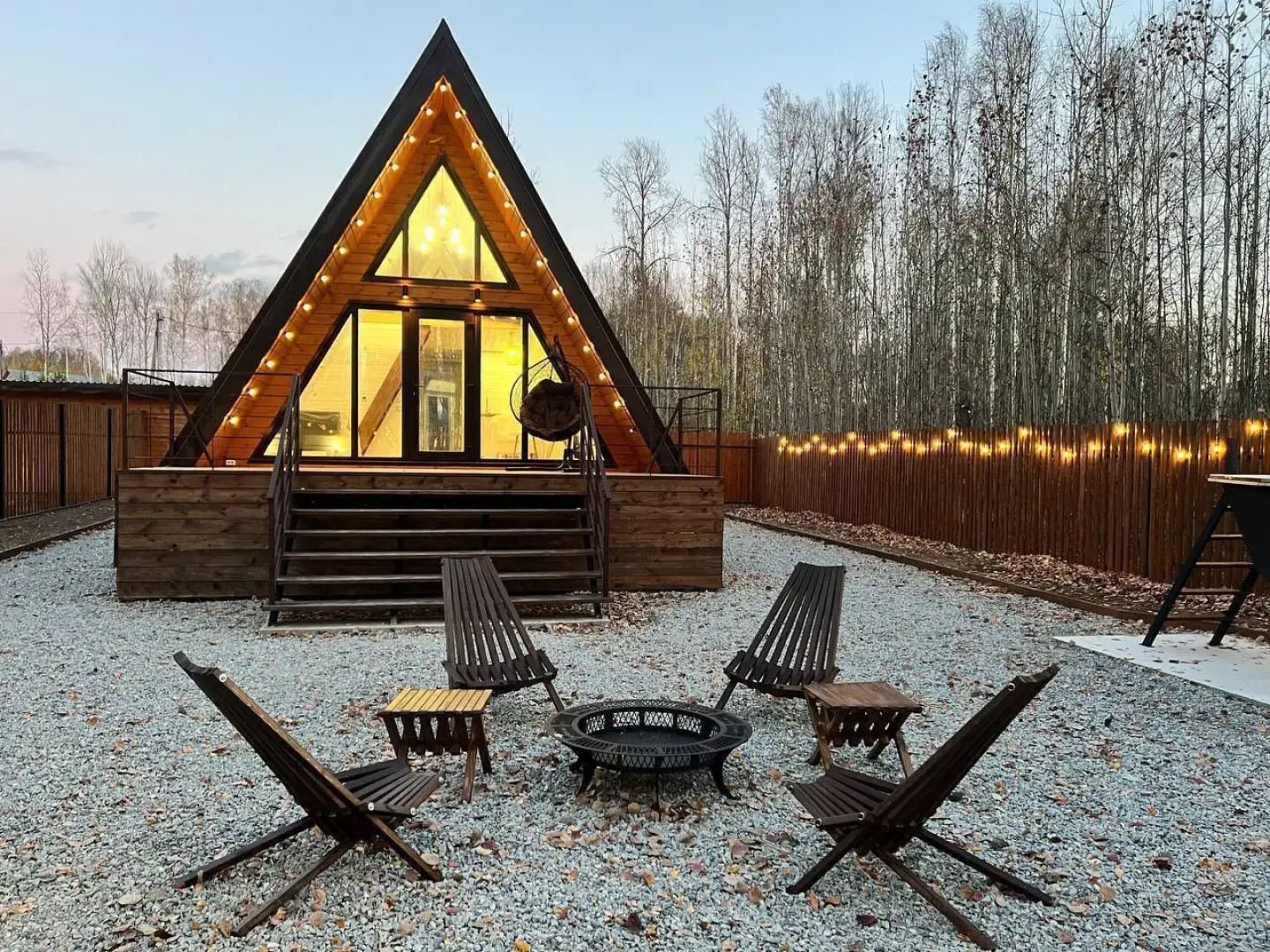 Частный дом в Стиле A-Frame на Берегу Озера