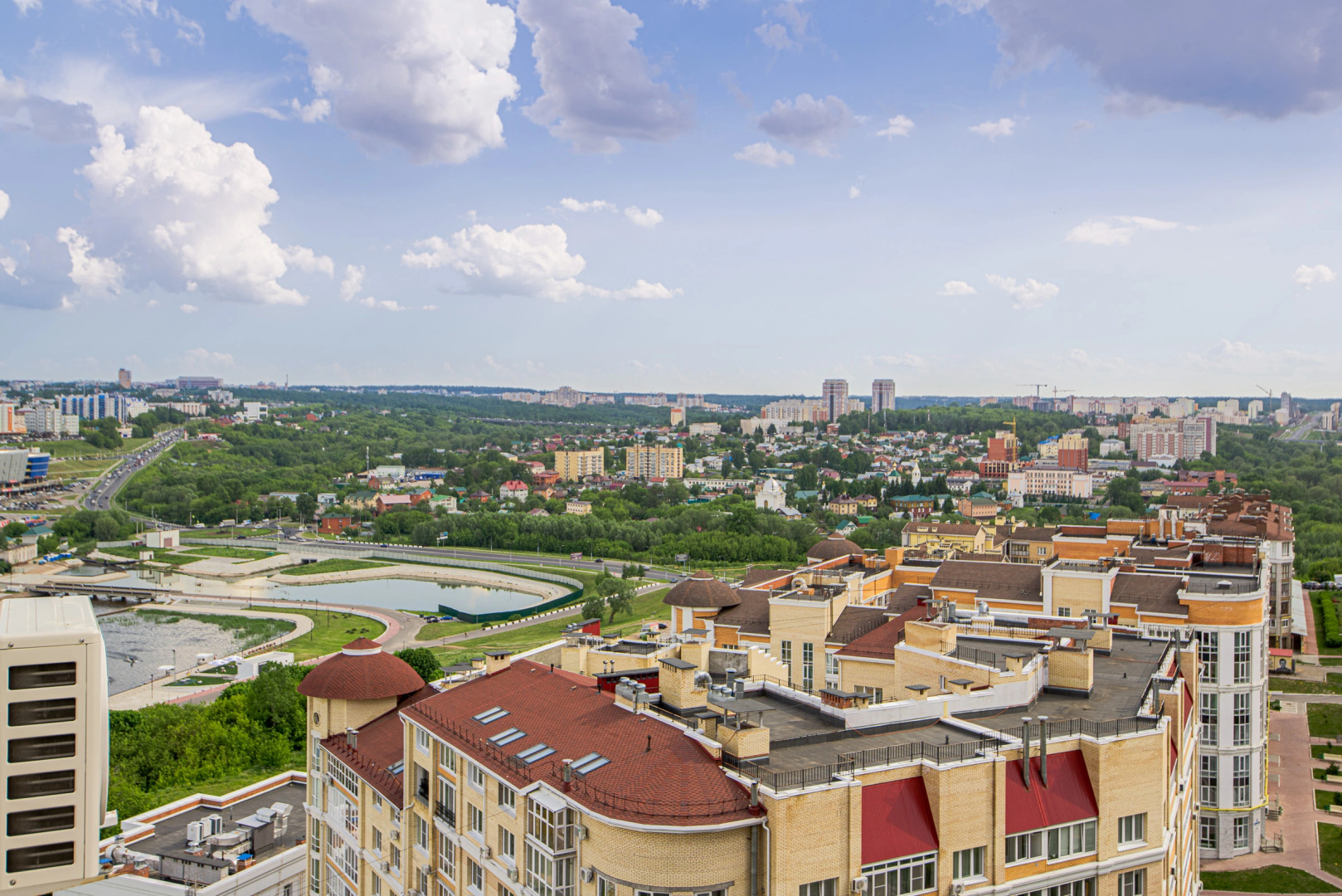 Квартира 1-к яркая у залива на Маркова 8/2 от RentAp, 4 сп.места