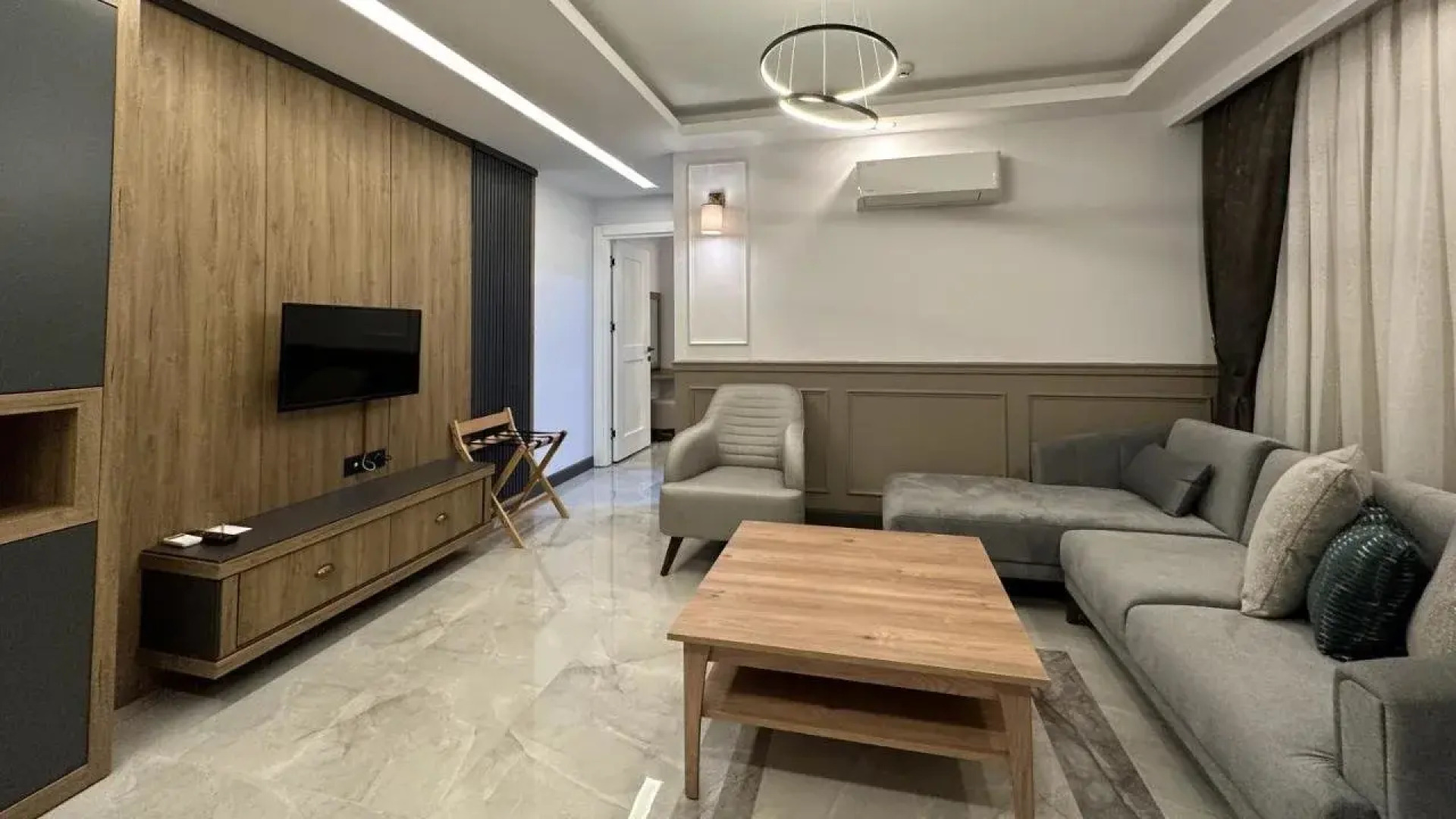 Отель Quality Gold Suite