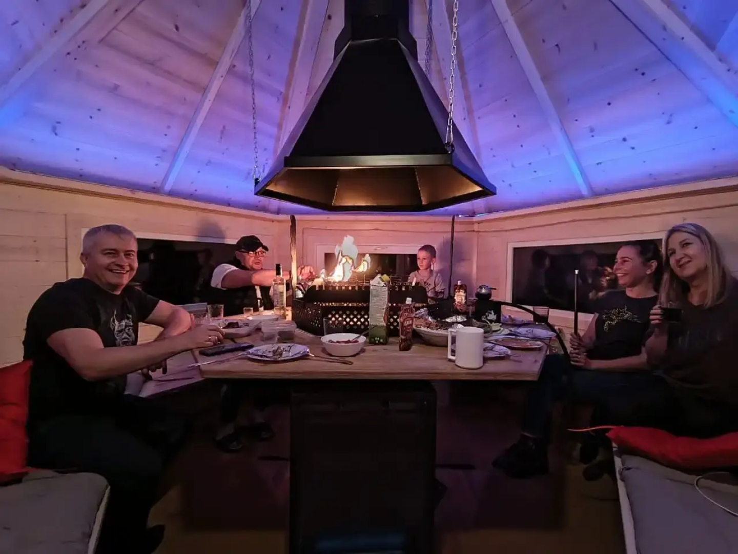 Частный дом Lux 130 кв.м в сосновом лесу на берегу озера в Рощино