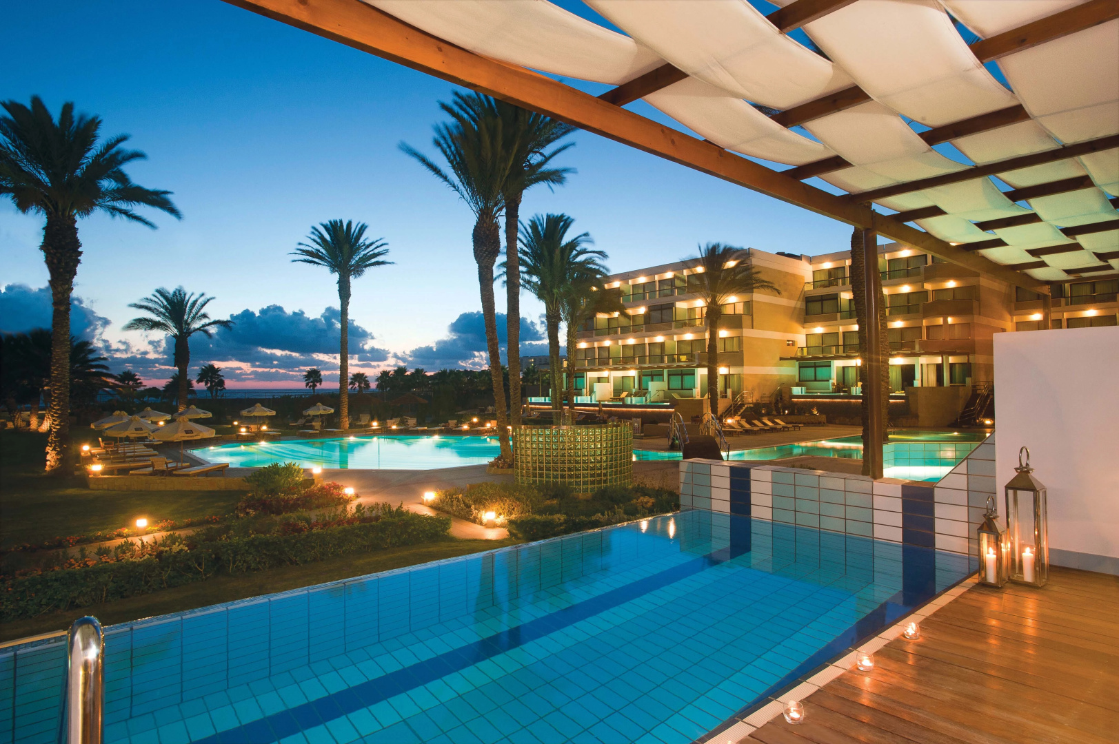 Constantinou Bros Asimina Suites Hotel (Adults only)	